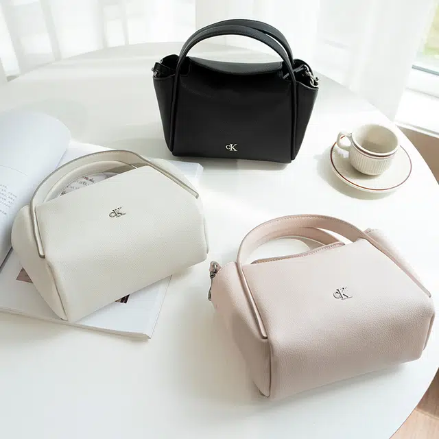 Calvin Klein Letter Tote Bag Medium Black