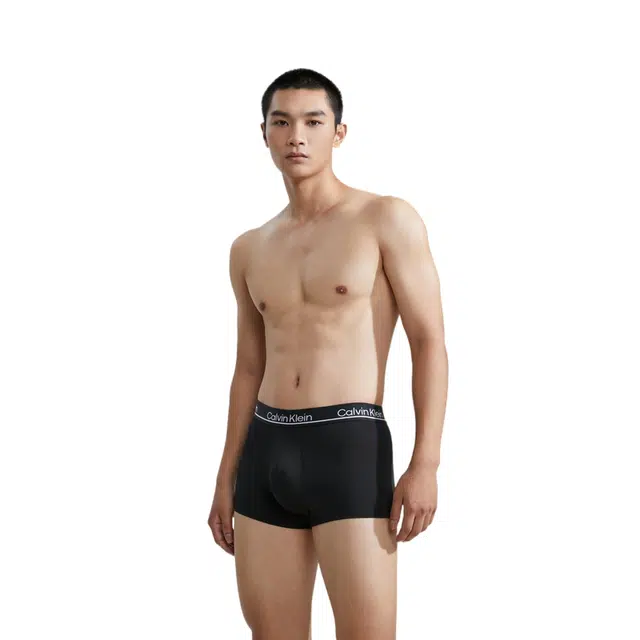 CKCalvin Klein 3