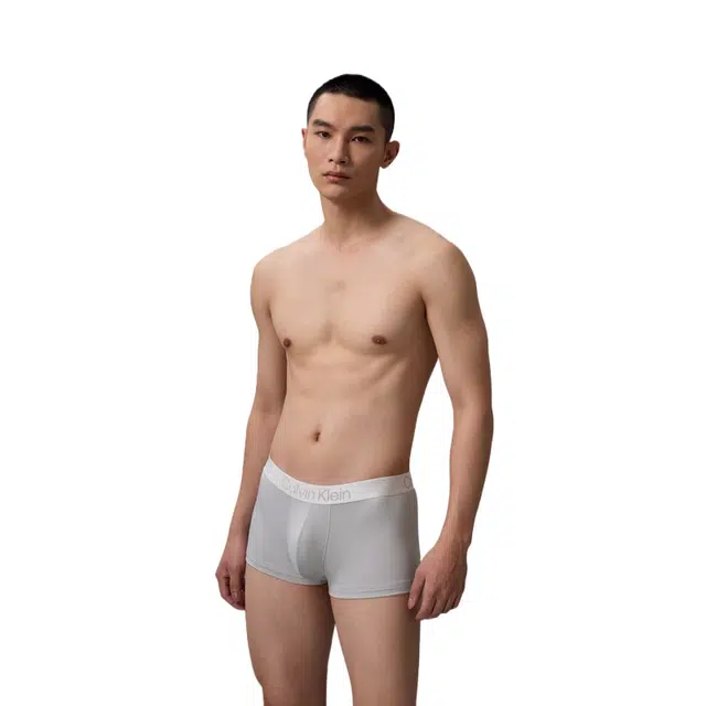 CALVIN KLEIN 3