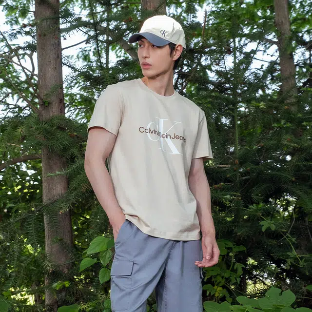 CKCalvin Klein LogoT