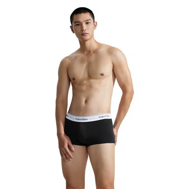 CKCalvin Klein 5
