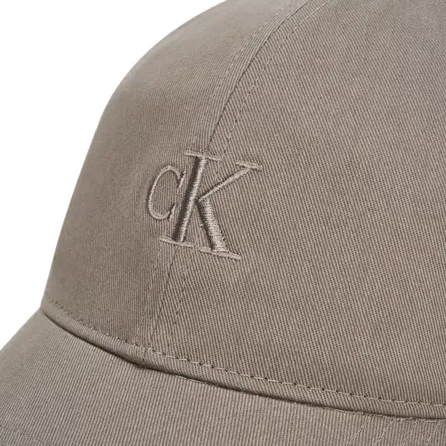 CALVIN KLEIN