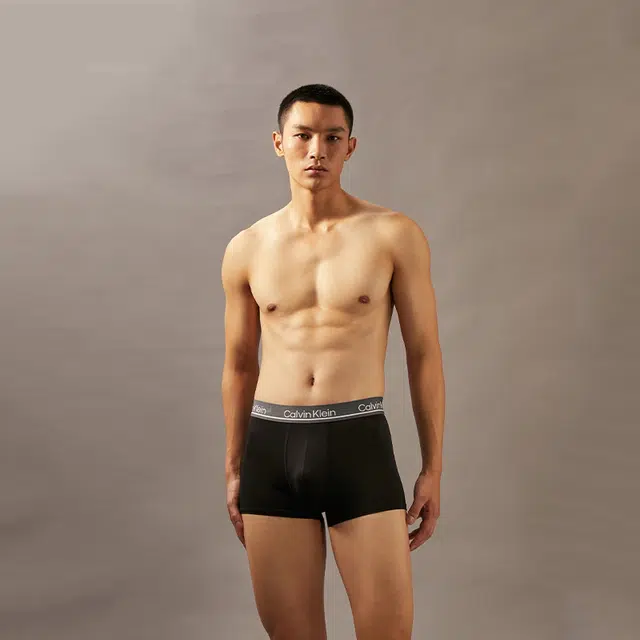 CALVIN KLEIN