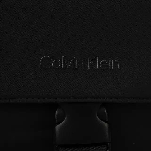 CALVIN KLEIN