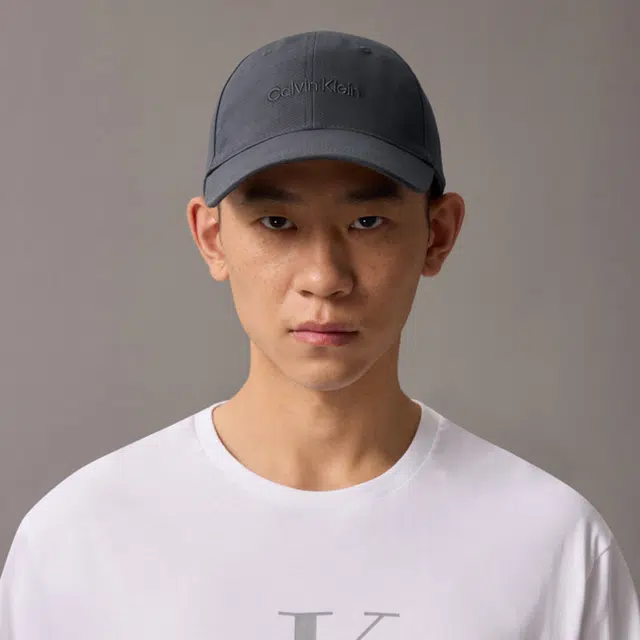 CALVIN KLEIN