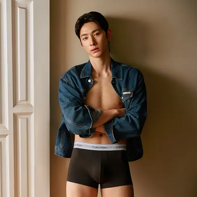 CALVIN KLEIN