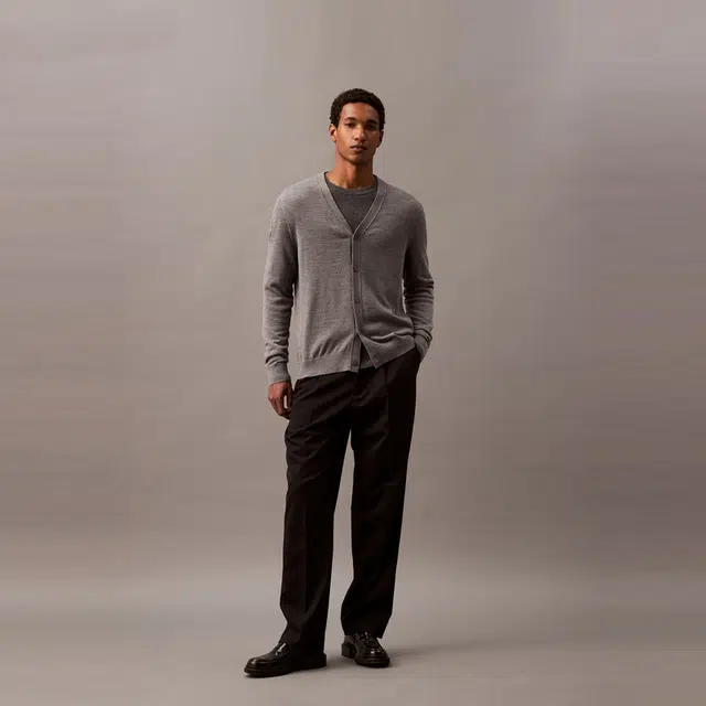 CALVIN KLEIN V