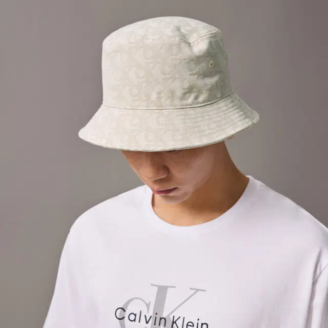 CALVIN KLEIN