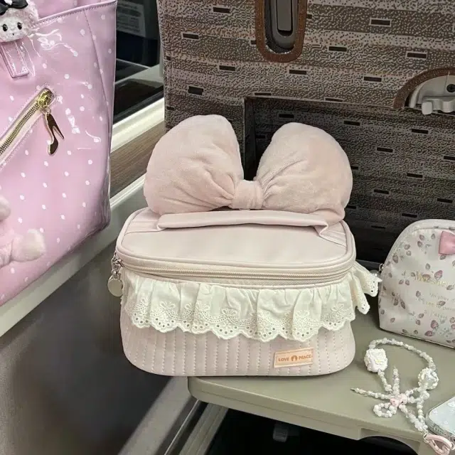 米甜兔 蕾丝花边大容量皮质柔软高颜值实用少女纯色化妆包超美化妆包