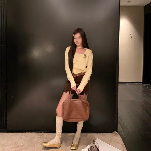 区区欧阳 修身超短款纯色套头针织吊带 女款