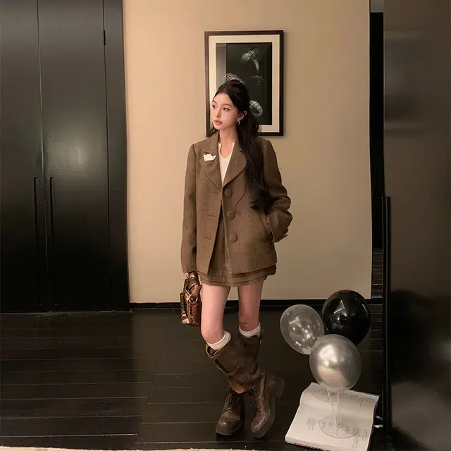 区区欧阳 羊毛半身裙设计感小众复古休闲短裙 女款 卡其色