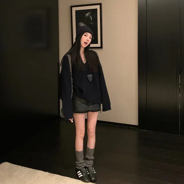 V