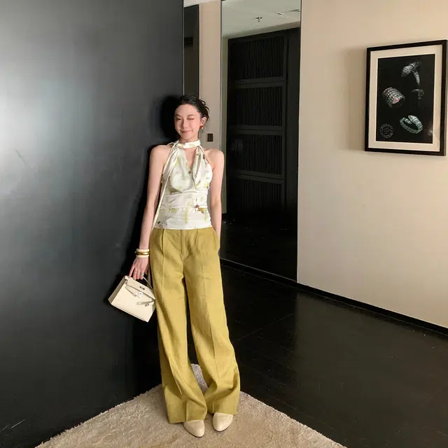 区区欧阳 挂脖舒适时尚无袖衬衫 女款