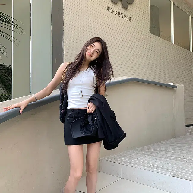 区区欧阳 纯色圆领套头打底背心 女款