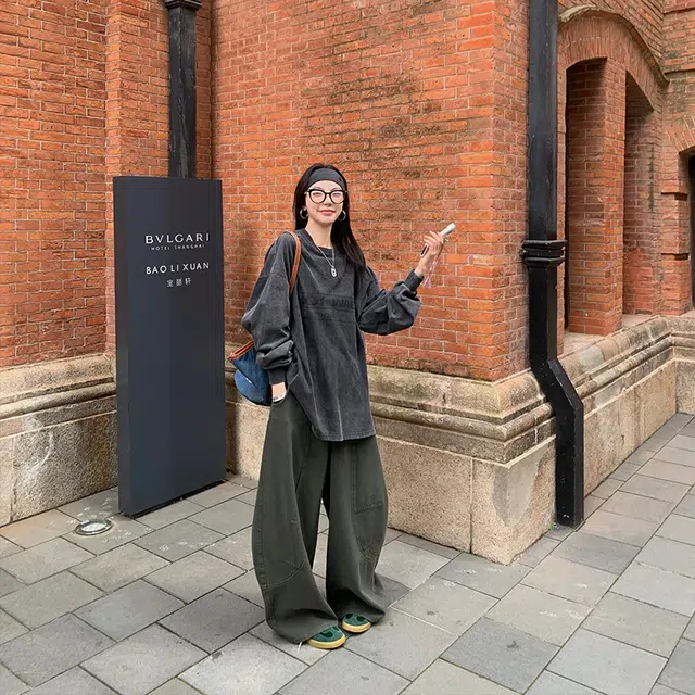 区区欧阳 美式复古长袖上衣炒色印花卫衣 女款 水洗灰