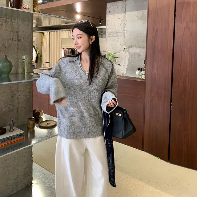 区区欧阳 慵懒风宽松长袖双层圆领针织衫 女款
