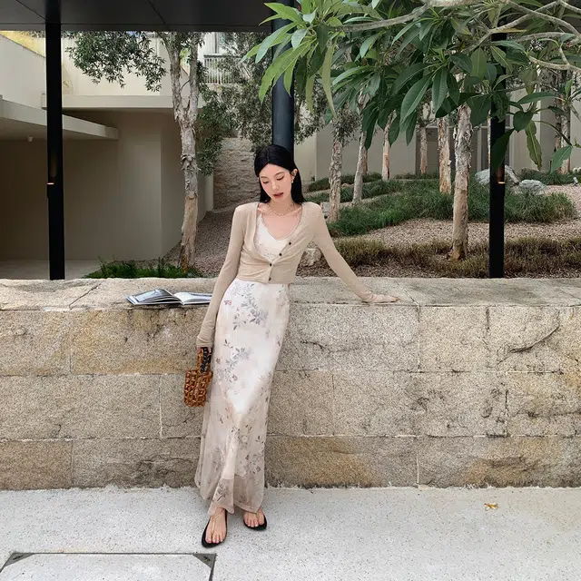 区区欧阳 双色椿竹绮花挂脖式弹力肩带露背式鱼尾裙吊带连衣裙 女款 黄色