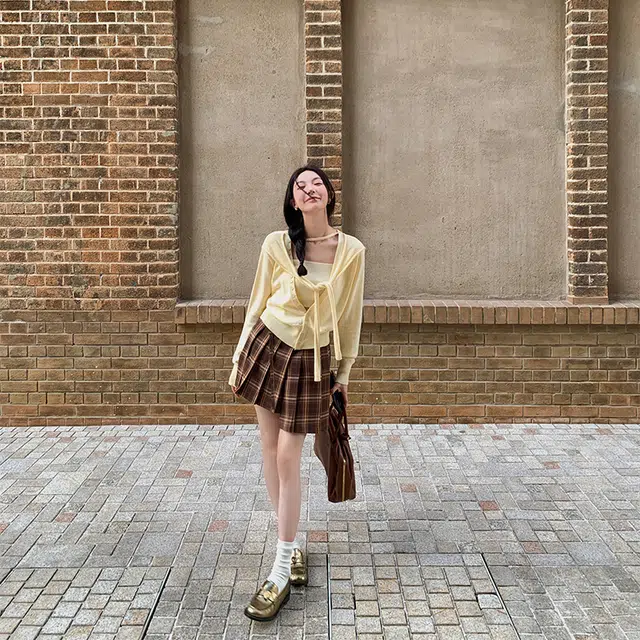 区区欧阳 修身超短款纯色套头针织吊带 女款