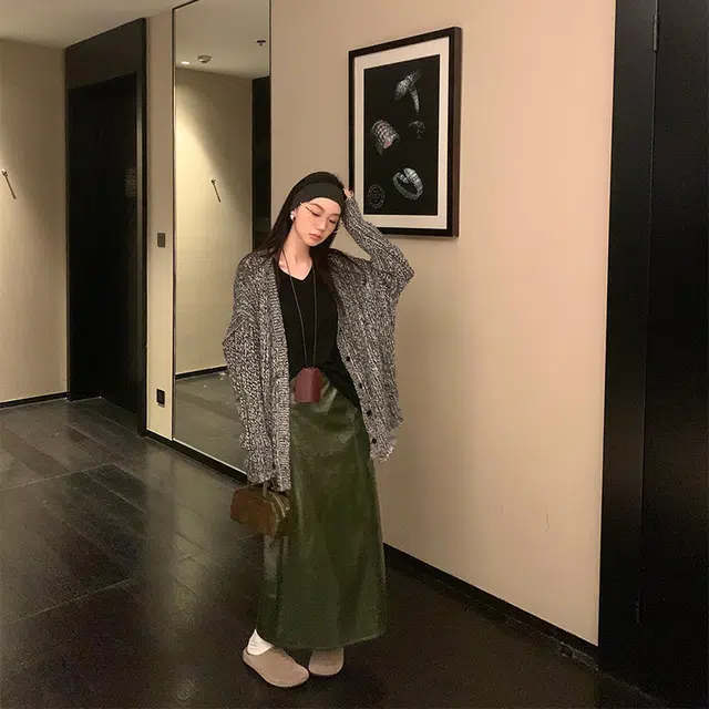 区区欧阳 高腰半身裙纯色长款皮长裙 女款 墨绿色