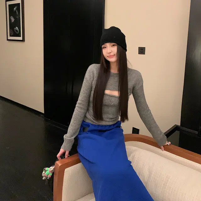区区欧阳 圆领纯色舒适休闲百搭针织衫 女款
