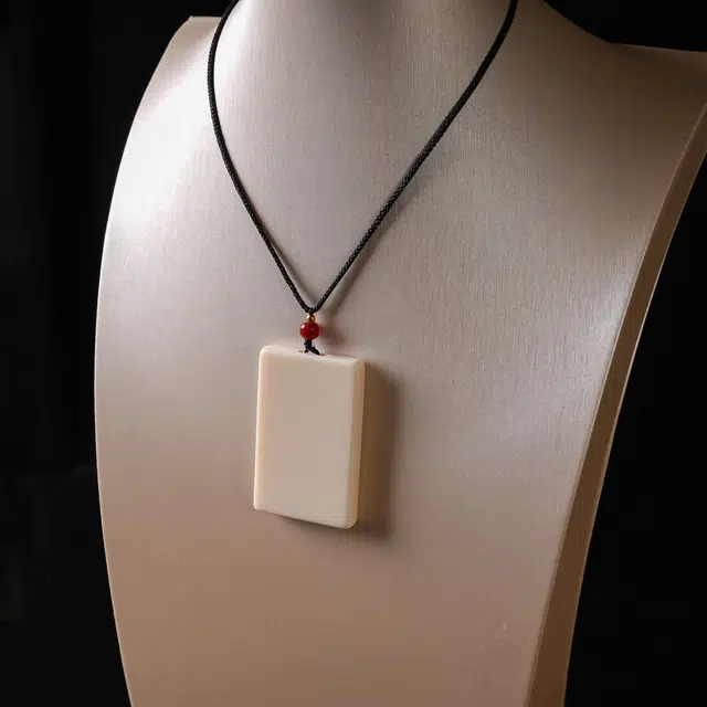 仙友 新中式国风文玩精工雕刻 小众设计轻奢高级感佛牌 平安顺遂 招财纳福 考公考研上岸转运国潮挂件 象牙果 项链 男女同款情侣款