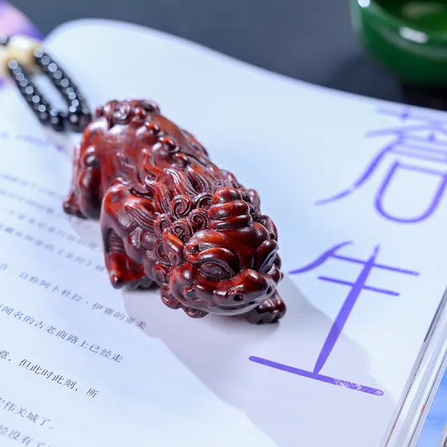 财源滚滚 仙友 国潮新中式红木精雕刻大貔貅钱多多转运招财牛转乾坤复古文玩挂件摆件收藏盘玩随身件 紫檀属 木作手把件 男女同款情侣款