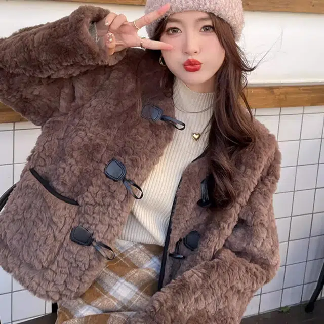 雅羊人 半高领简约通勤针织衫 女款 杏色