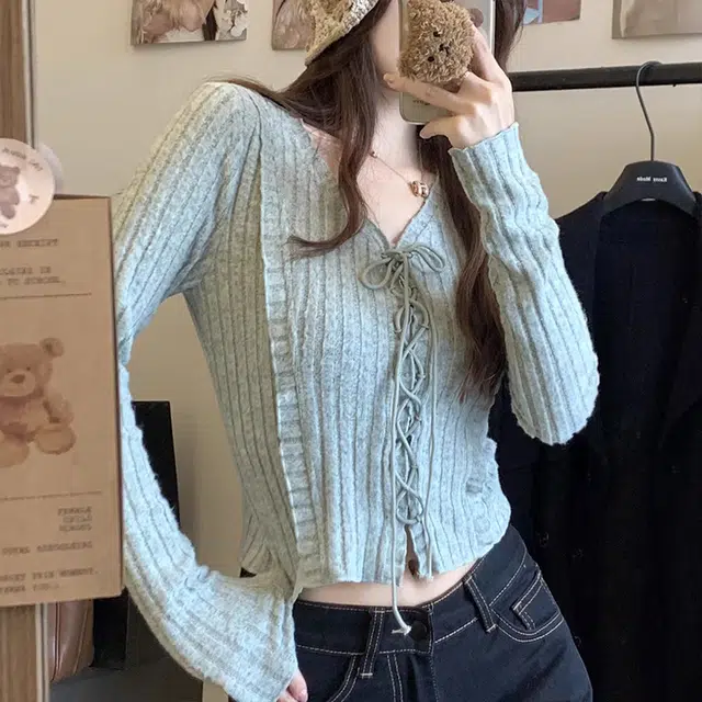 V