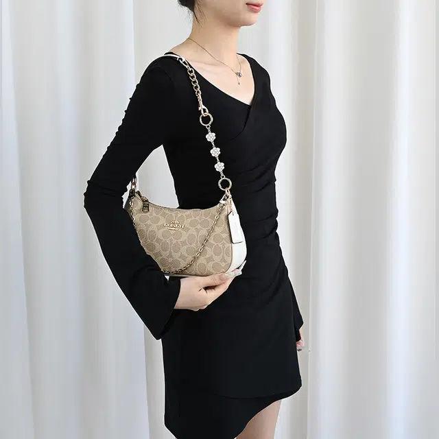 GUYI COACH Teri24