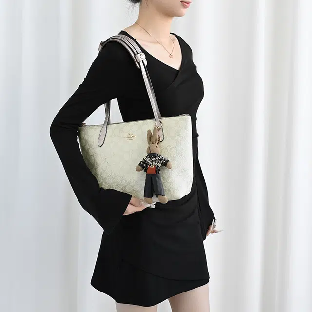 GUYI COACH ZipTop Tote24