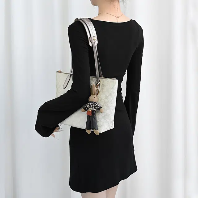 GUYI COACH ZipTop Tote24