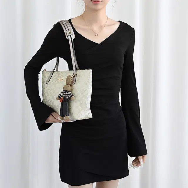 GUYI COACH ZipTop Tote24