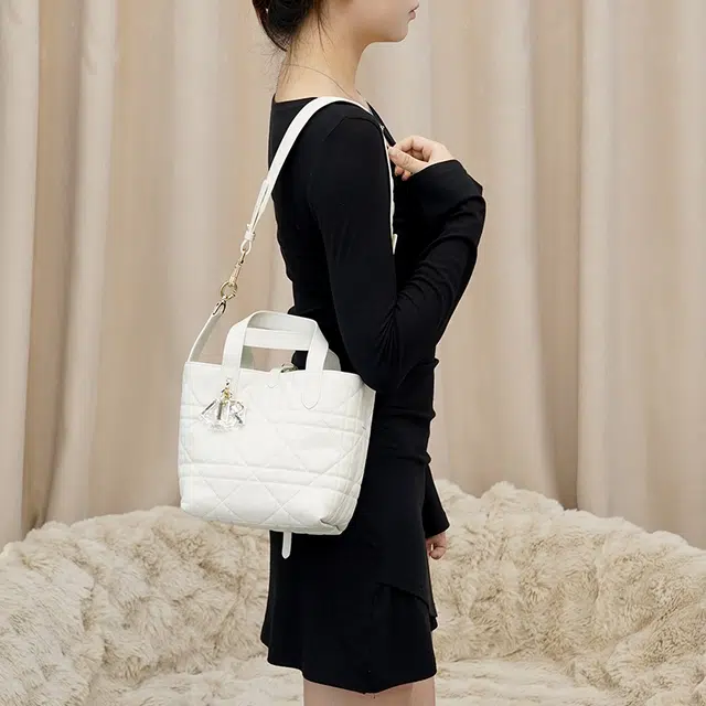 GUYI DIOR Toujours 16