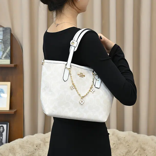 GUYI COACH City23