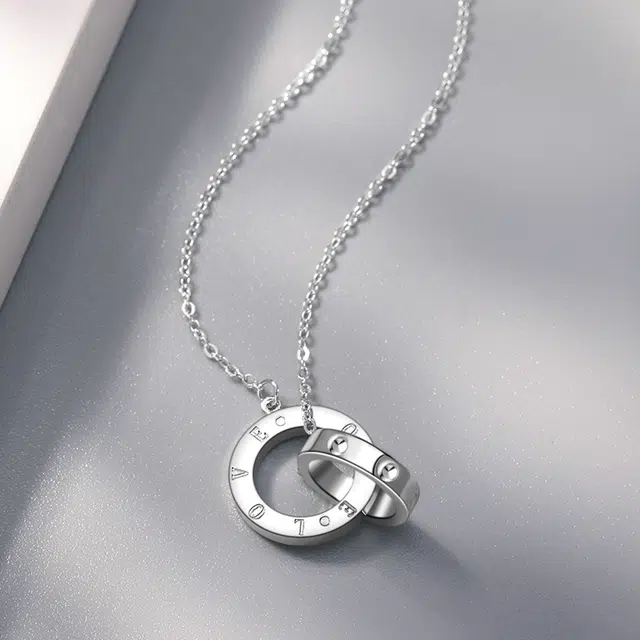 925