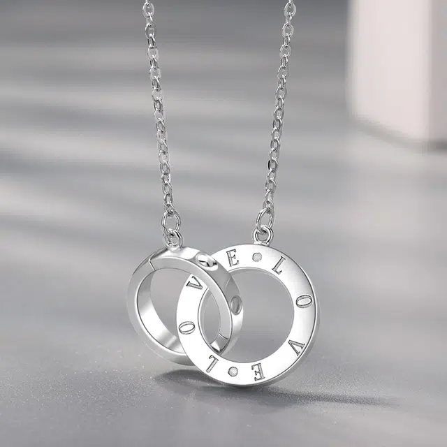 925