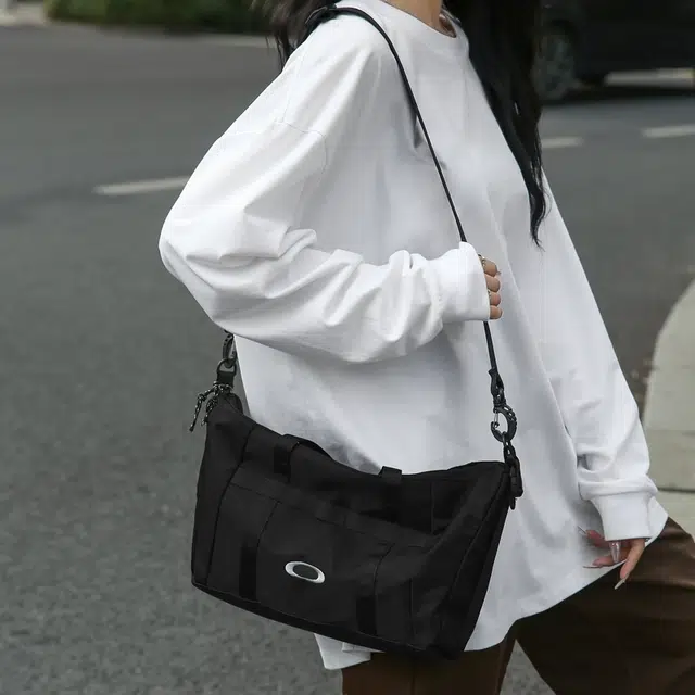 醇龙 百搭休闲大容量 尼龙布 手提斜挎单肩包 常规 男女同款情侣款 黑色