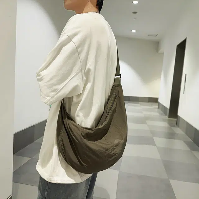 醇龙 轻便休闲简约纯色 尼龙 斜挎包 男女同款情侣款 多色