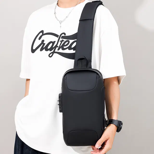 茵初 密码防盗炫酷机车时尚潮流 尼龙 胸包 常规 男女同款情侣款 多色