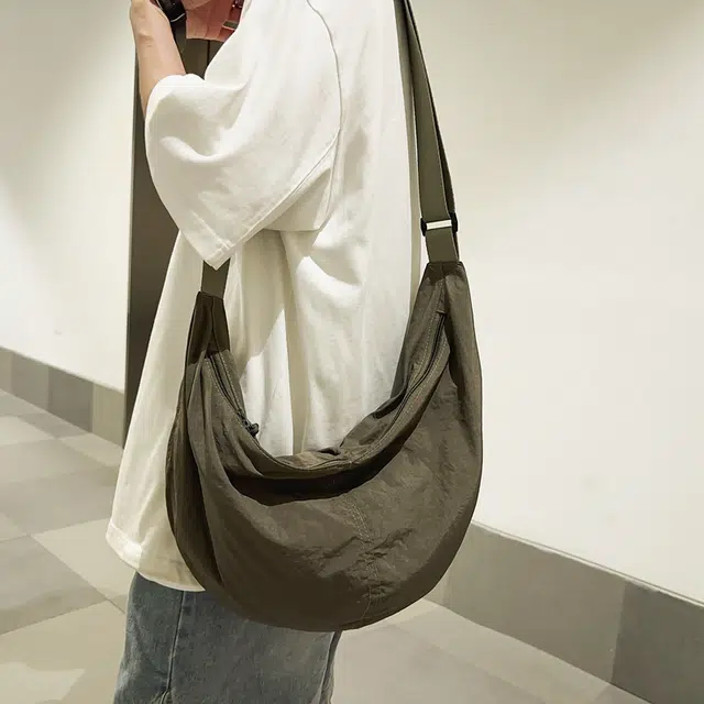 醇龙 轻便休闲简约纯色 尼龙 斜挎包 男女同款情侣款 多色