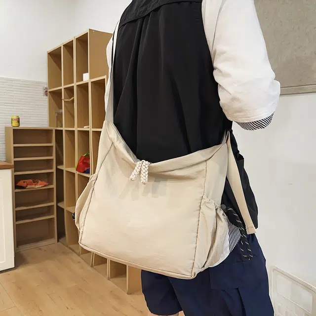 醇龙 时尚百搭纯色 尼龙 斜挎包 男女同款情侣款 多色