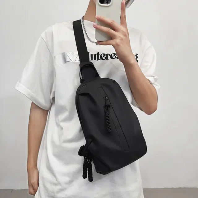 醇龙 旅游轻便登山爬山骑行 尼龙 斜挎包 男女同款情侣款 黑/白