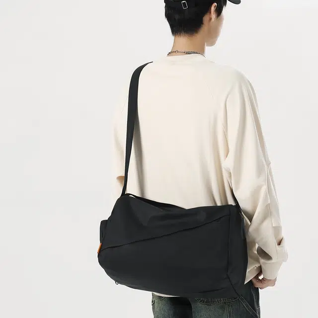 茵初 时尚百搭斜挎健身包防水旅行包行李袋 牛津布 单肩包 常规 男女同款情侣款 多色