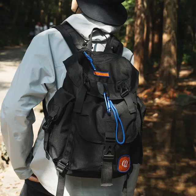 茵初 露营风背包轻便防水旅行登山运动 尼龙 双肩包 大号 男女同款情侣款 多色