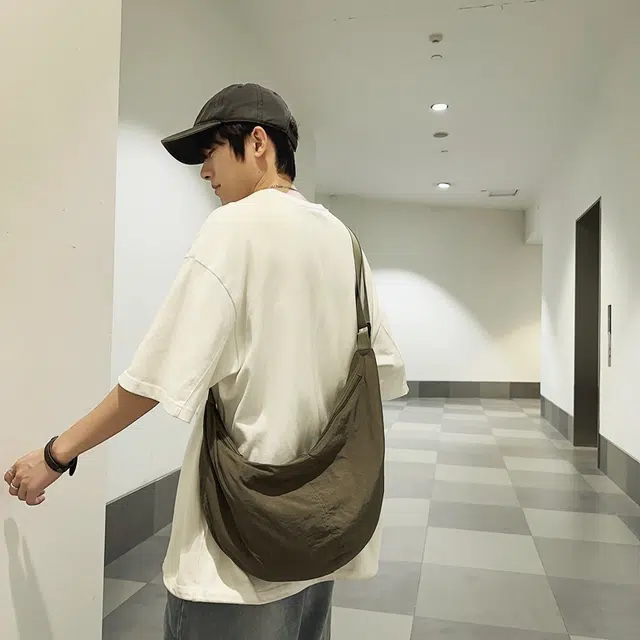 醇龙 轻便休闲简约纯色 尼龙 斜挎包 男女同款情侣款 多色