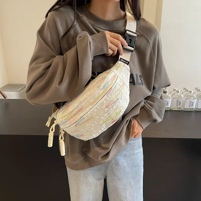 醇龙 高颜值简约时尚 尼龙布 胸包 男女同款情侣款 米白/蓝/粉/咖/黑