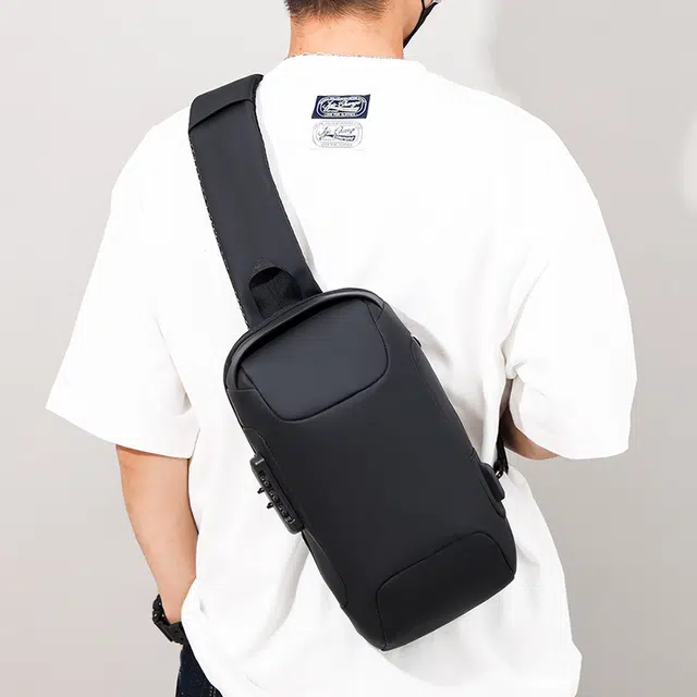 茵初 密码防盗炫酷机车时尚潮流 尼龙 胸包 常规 男女同款情侣款 多色