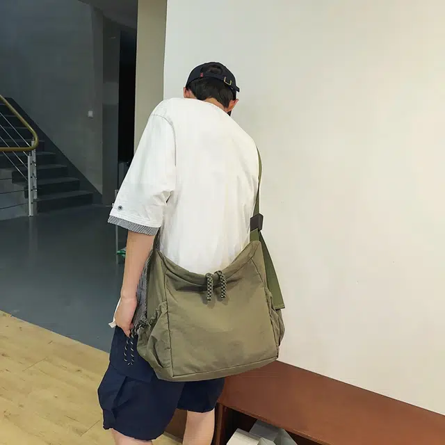 醇龙 时尚百搭纯色 尼龙 斜挎包 男女同款情侣款 多色