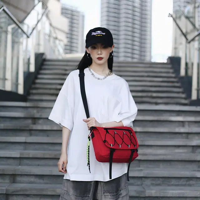 醇龙 时尚休闲原宿工装风 尼龙布 斜挎包 男女同款情侣款 红/卡其/黑/白