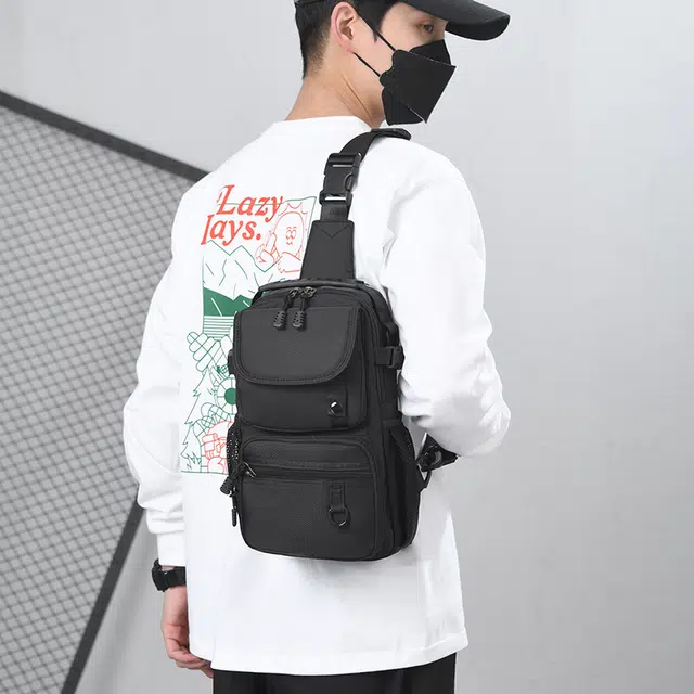 茵初 简约百搭轻便日常 防水面料 单肩包 男款 多色